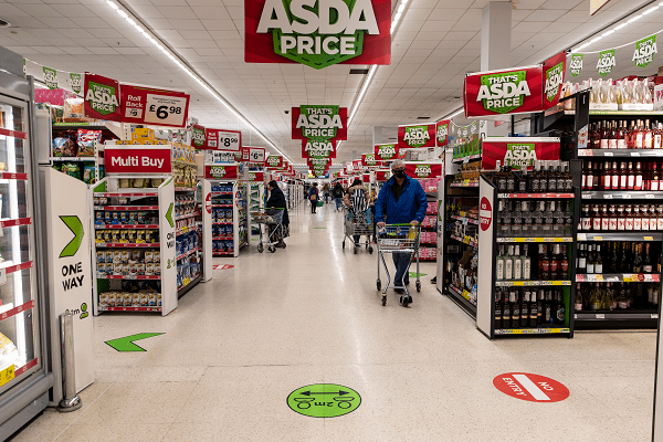 thousands-of-‘angry-asda-workers’-vote-in-favour-for-strike-action-for-being-asked-to-take-a-‘pay-cut’-as-bosses-have-a-‘hefty-pay-rise’