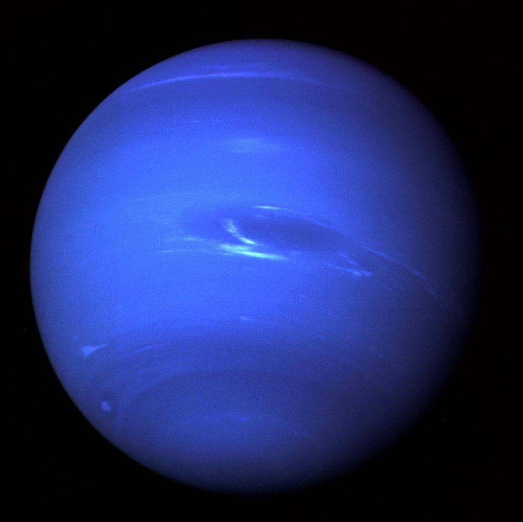 scientists-can-finally-explain-why-uranus-and-neptune-are-different-colours