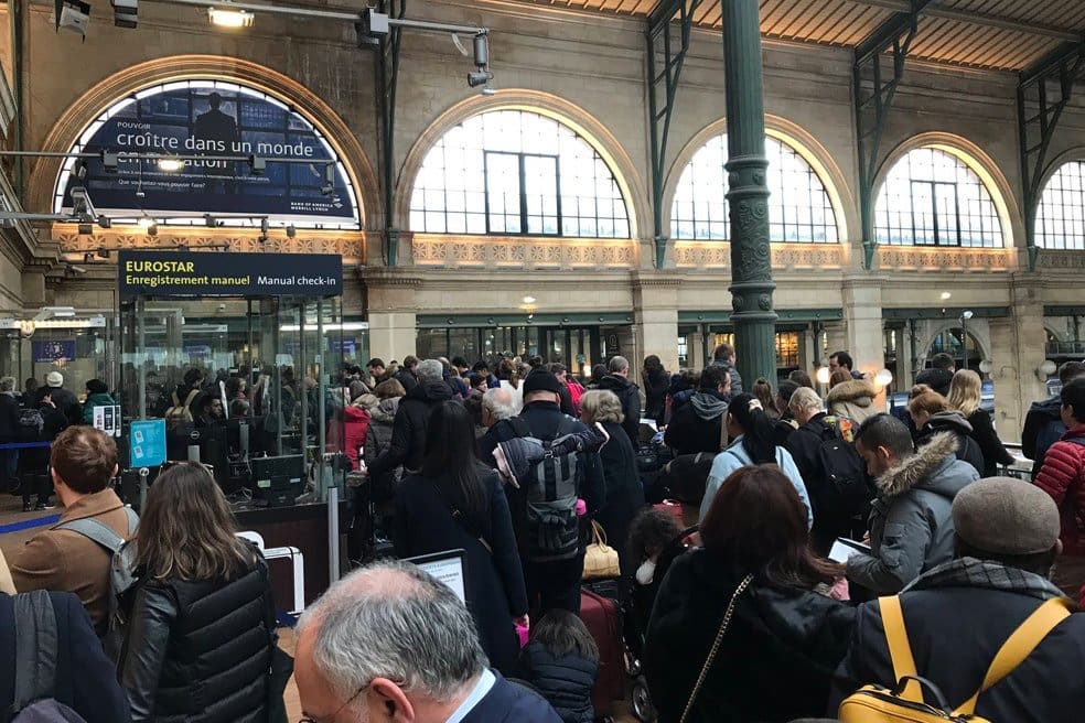 ‘the-great-jubilee-flee!’-now-eurostar-erupts-into-chaos-with-queues-of-hundreds-of-passengers-‘line-around-the-block’