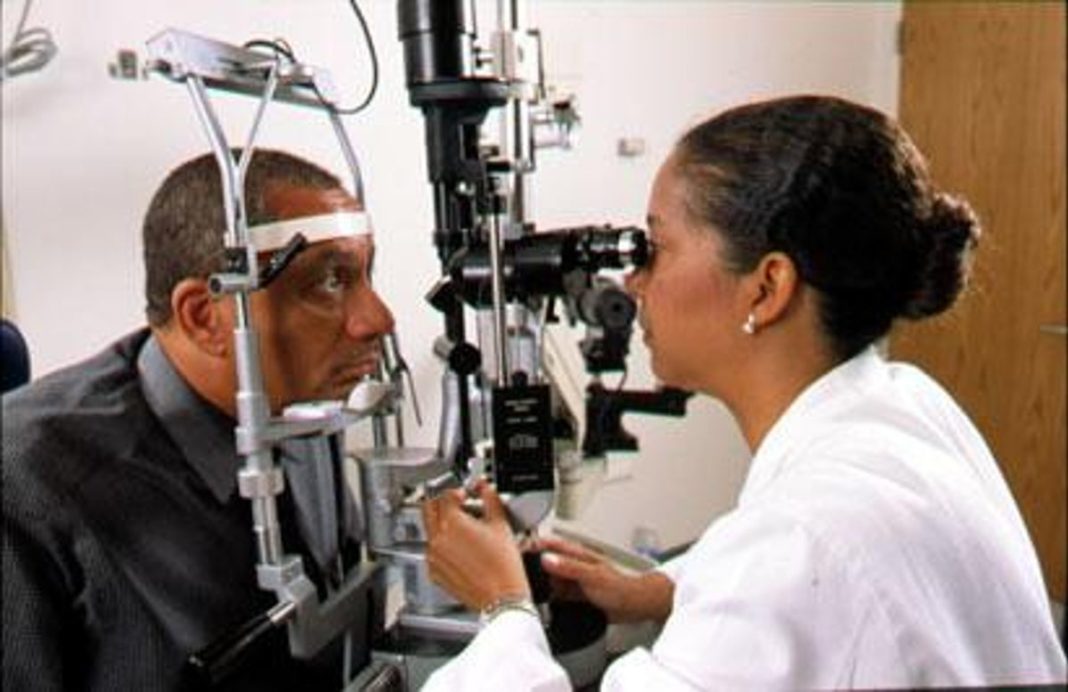 scientists-develop-screening-process-to-calculate-heart-attack-risk-from-routine-eye-test