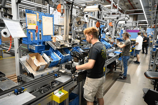almost-200,000-‘manufacturing-jobs-lost-during-the-pandemic’-which-has-devastated-communities