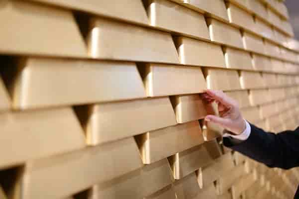 gold-is-the-best-investment-choice-at-the-halfway-point-of-2022-as-bitcoin-nearly-halves-in-value