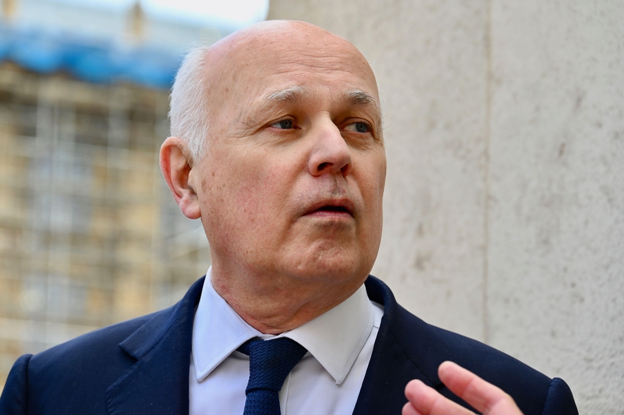 ex-conservative-leader-blasts-echr-‘farce’-as-rwanda-flight-grounded