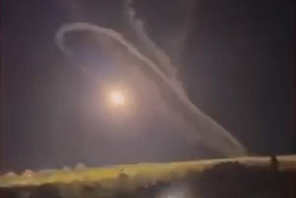 footage-shows-the-moment-a-russian-surface-to-air-missile-fails-then-turns-back-and-obliterates-putin’s-troops-in-a-huge-explosion
