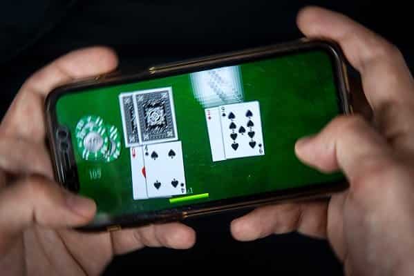 are-you-addicted-to-gambling?-signs-and-how-to-stop