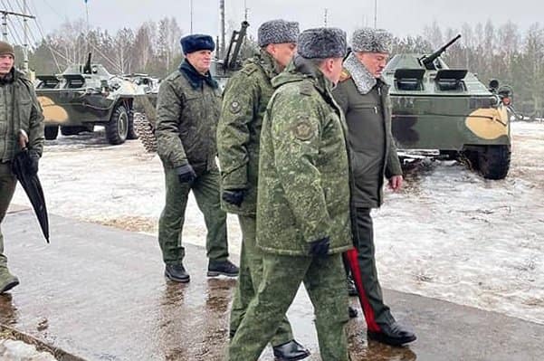 lukashenko-faces-a-military-coup-over-putin-pulling-‘belarus-into-a-completely-unprovoked-war-against-a-sovereign-state’