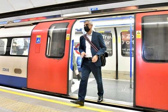 london-heatwave:-don’t-take-the-tube,-warns-tfl