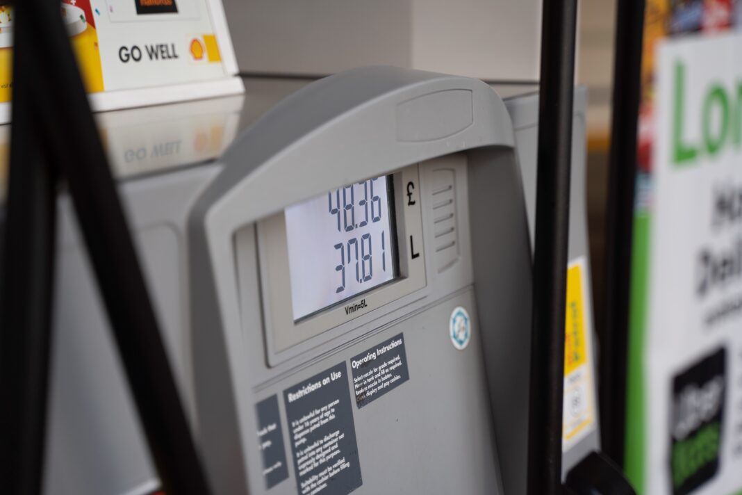 soaring-petrol-and-food-costs-push-inflation-close-to-double-digits