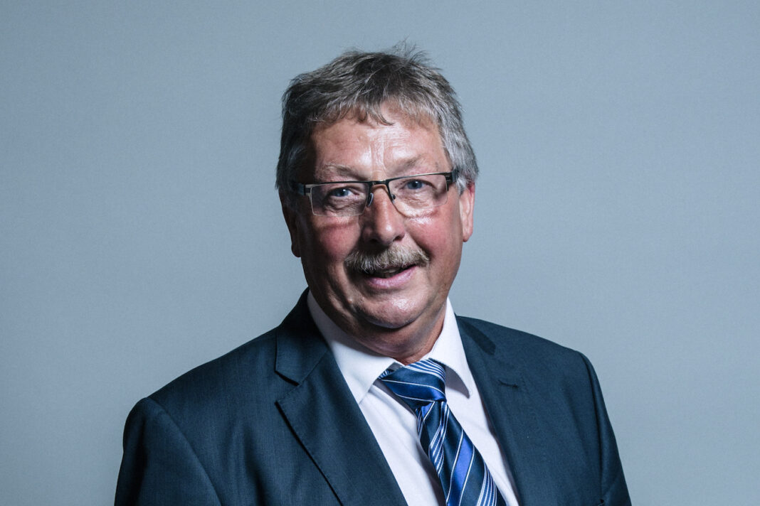 government-entered-ni-protocol-negotiations-with-‘an-attitude-of-defeat’,-says-dup-mp