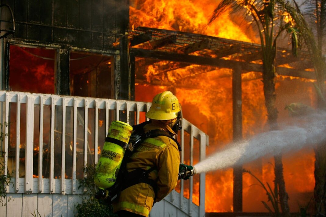 scientists-develop-‘spontaneous’-antidote-to-toxic-fumes-from-building-fires