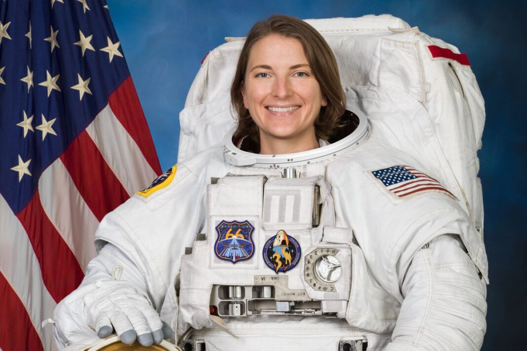 moon-missions-will-help-to-pave-the-way-for-humans-on-mars,-astronaut-says