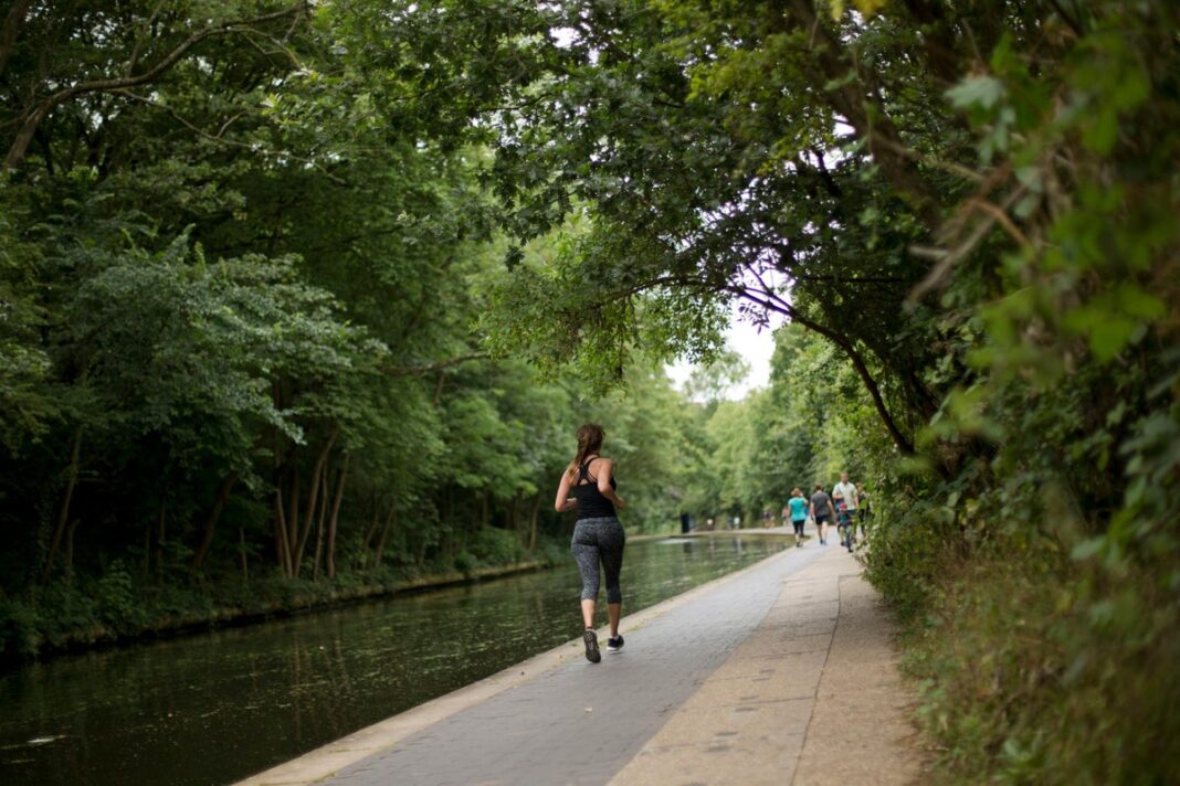 wearing-right-sports-bra-may-increase-running-performance,-study-suggests