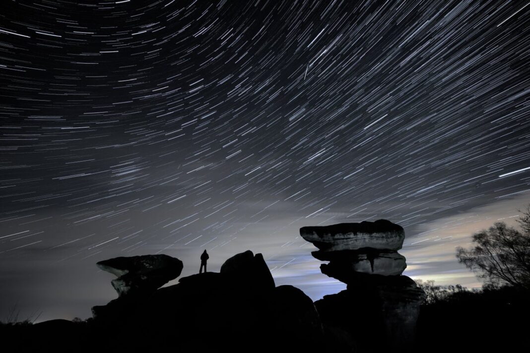 eta-aquariid-meteor-shower-to-light-up-the-night-sky-with-shooting-stars