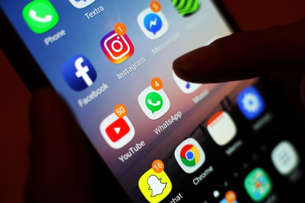 study-to-examine-effects-of-social-media-and-technology-on-mental-health-in-young-people