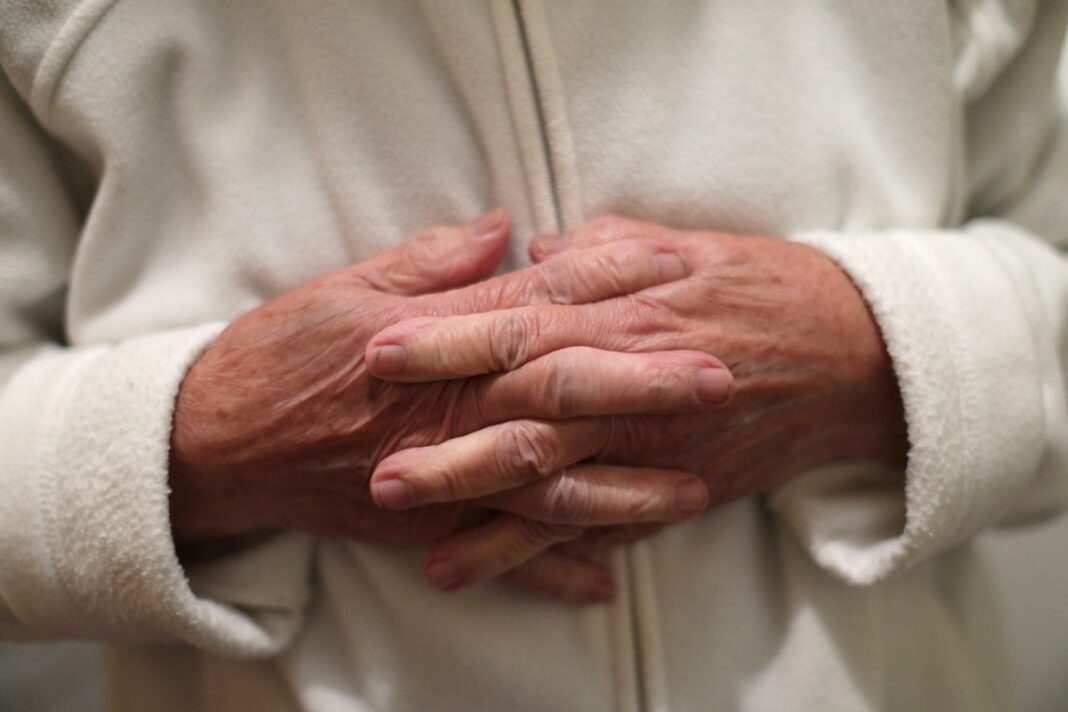 ‘hearing-aids-might-reduce-cognitive-decline-in-adults-at-higher-dementia-risk’